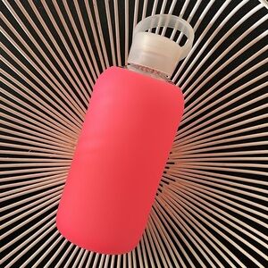 bkr Silicone & Glass Water Bottle BPA Free 16oz / 500 ml Rosy colorway